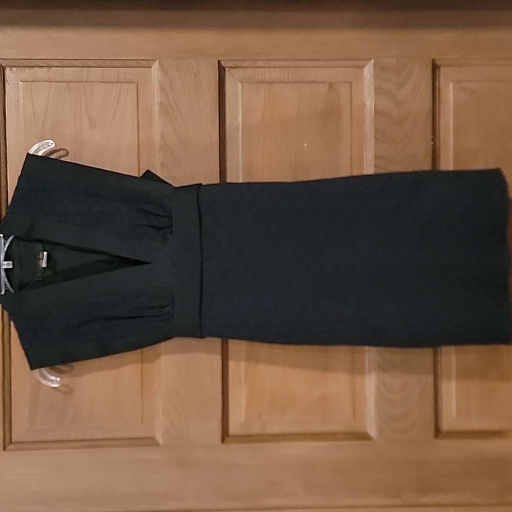 Chic Black V-Neck Mini Dress